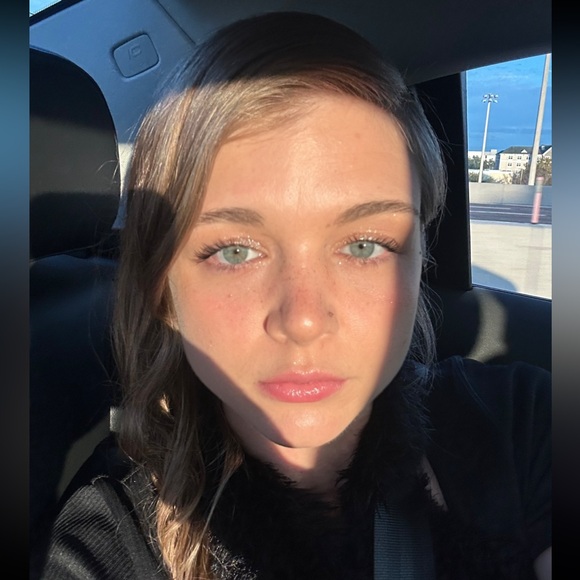 Meet your Posher, Riley - Picture 2 of 6